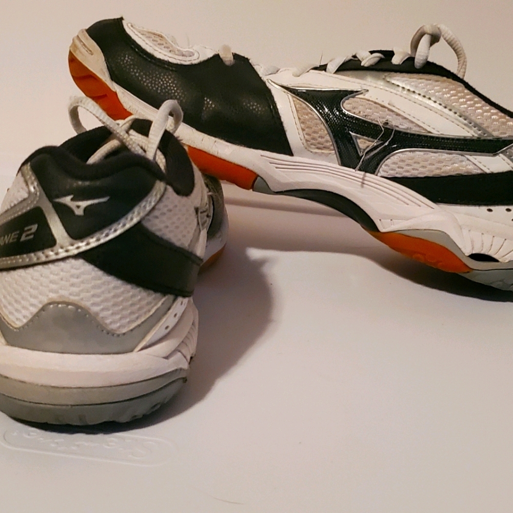 Mizuno Wave Hurricane 2, Women's 8.5